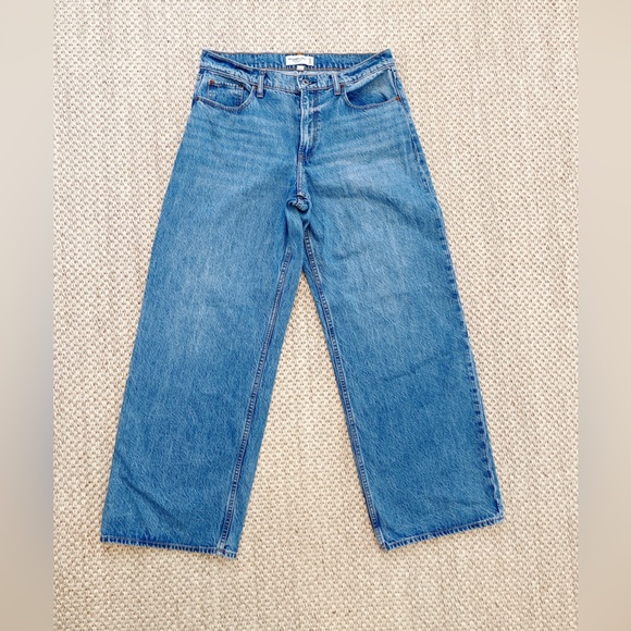 Abercrombie & Fitch Ultra Loose Low Rise Jeans - Picture 2 of 7